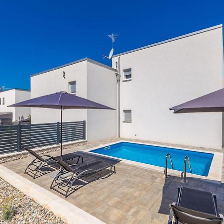 Holiday House Sunlight With Heated Pool Малинска Екстериор снимка