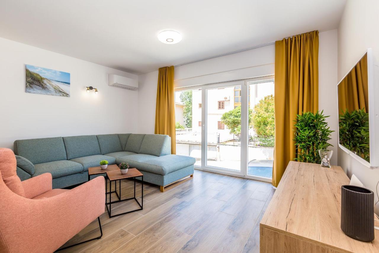 Holiday House Sunlight With Heated Pool Малинска Екстериор снимка