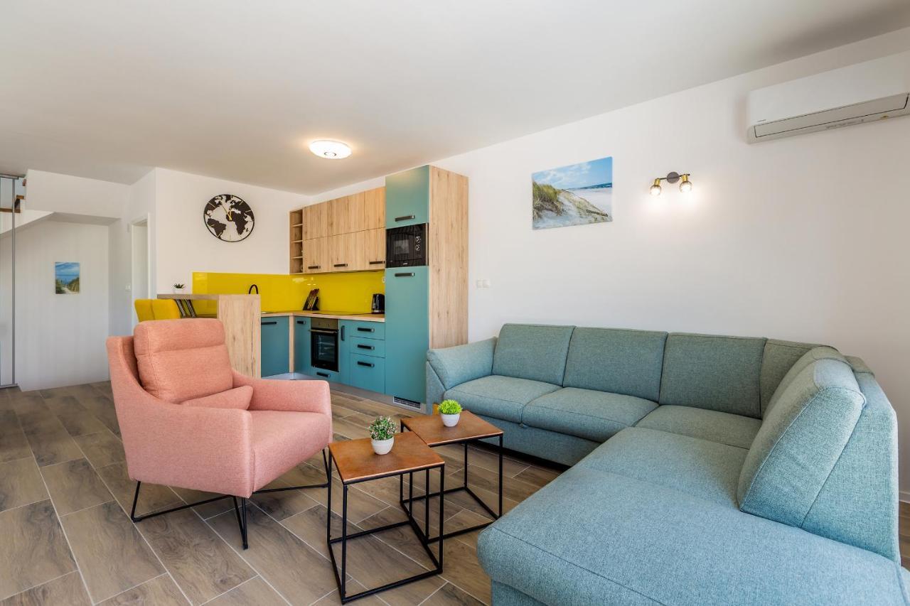 Holiday House Sunlight With Heated Pool Малинска Екстериор снимка